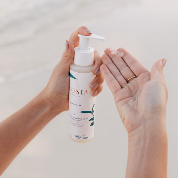 LÉONIA PARIS - Gel Nettoyant Doux Antioxydant au Thé Blanc - IRRESS BEAUTY | irress.com
