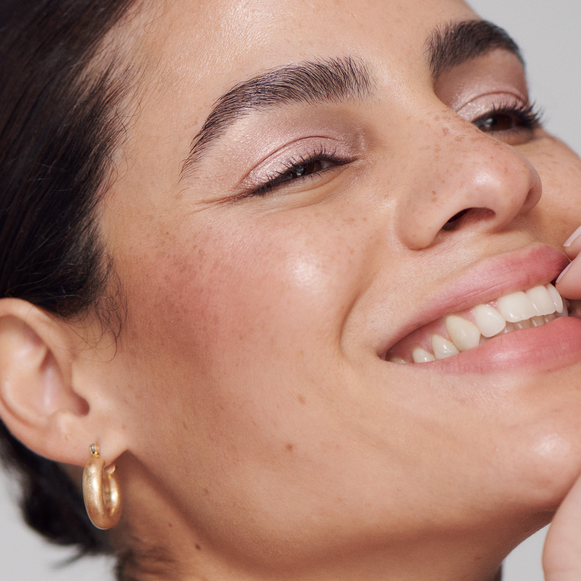 Liquid Powder Eye Tint