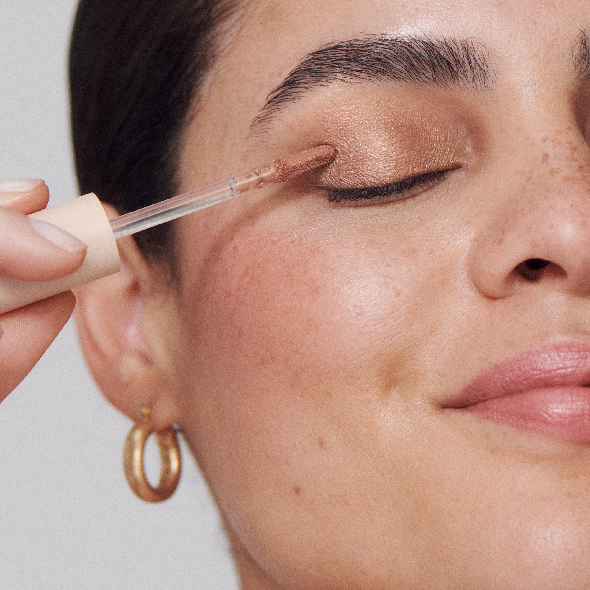 Liquid Powder Eye Tint