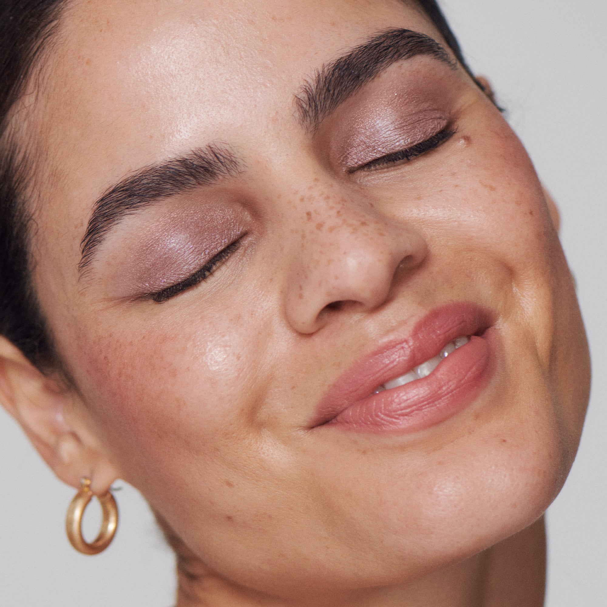 Liquid Powder Eye Tint