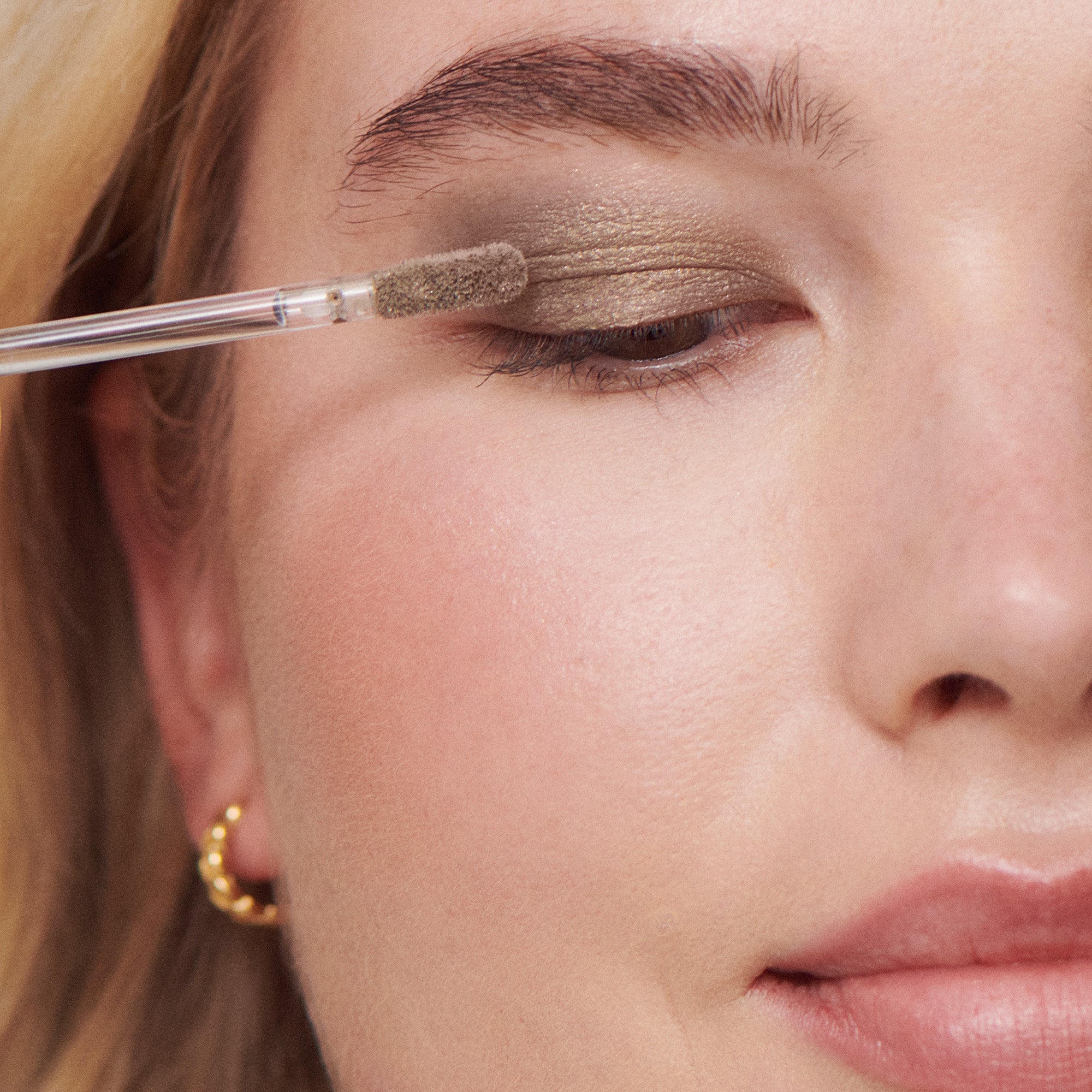 Liquid Powder Eye Tint