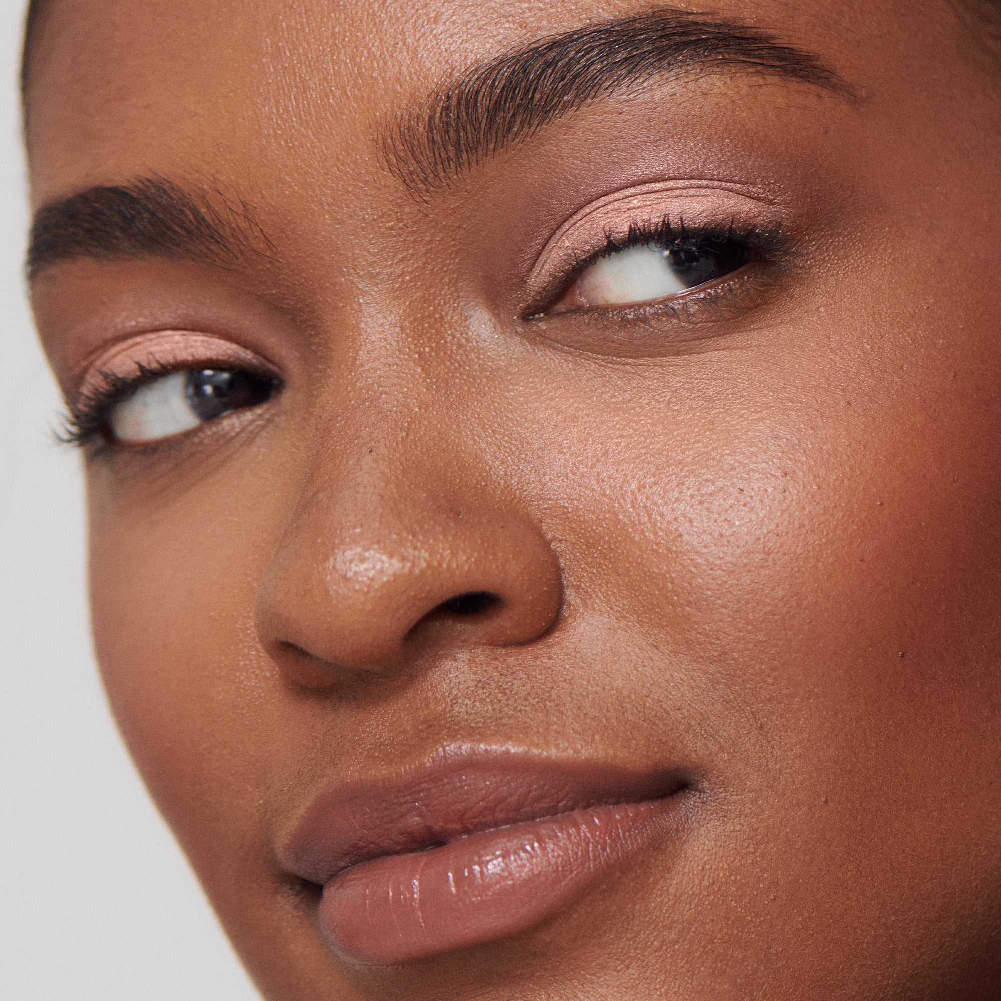 Liquid Powder Eye Tint